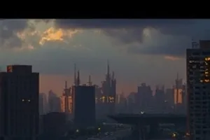 《无人认领的包裹》仓库货架与积压纸箱